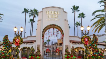 Parque temático poderá receber quantidade limitada de visitantes e maioria das atrações estará em operação; Disneylândia será reaberta em 30 de abril