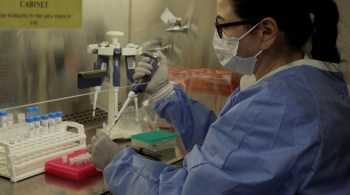 Doação será recebida pela Fiocruz. Kits contam com tecnologia desenvolvida pela fundação, do tipo RT-PCR, considerados extremamente precisos por cientistas