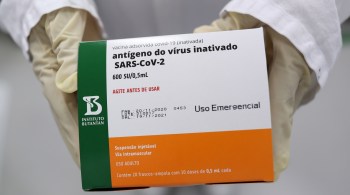 88,4% das doses previstas em contrato já foram entregues ao Ministério da Saúde, mas nova remessa deve atrasar por falta do Ingrediente Farmacêutico Ativo (IFA)