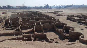 Cidade faraônica de grandes proporções permaneceu escondida por séculos; para especialista, achado se compara ao vasto sítio arqueológico no sul da Itália