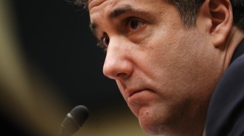 Michael Cohen cumpre pena de três anos em penitenciária onde 14 presos testaram positivo para a doença