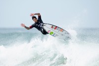 Gabriel Medina é campeão da etapa de Narrabeen do Mundial de Surfe