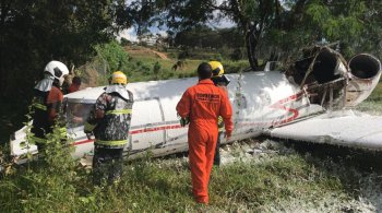 Acidente ocorreu no Aeroporto da Pampulha; bombeiros trabalham no resgate às vítimas