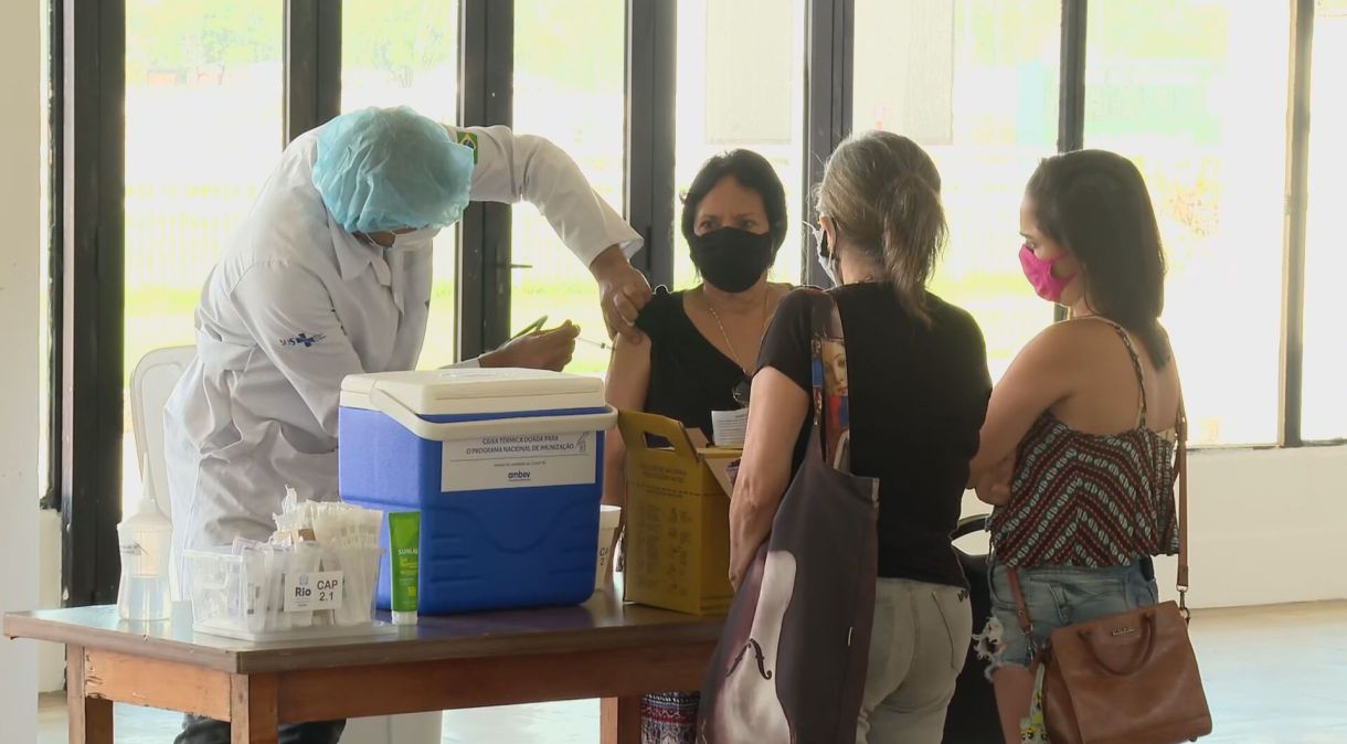 Grávidas com comorbidades já podem ser vacinadas no RJ (20.abr.2021)