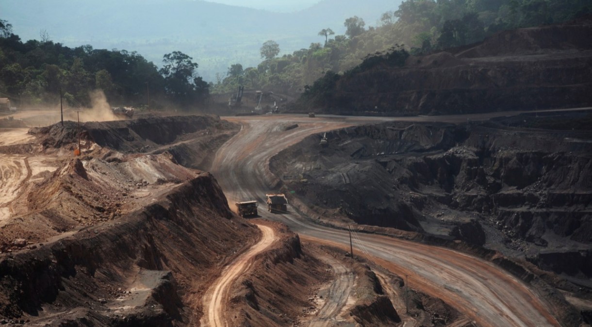 Área de exploração de minério de ferro em Parauapebas (PA) 29/05/2012