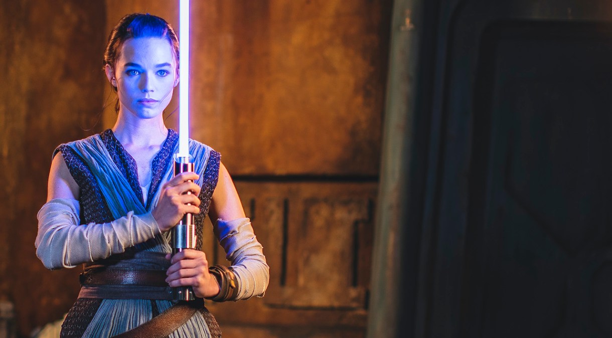 Disney revelou sabre de luz em tamanho real que poderá ser utilizado em nova atração de Star Wars em resort