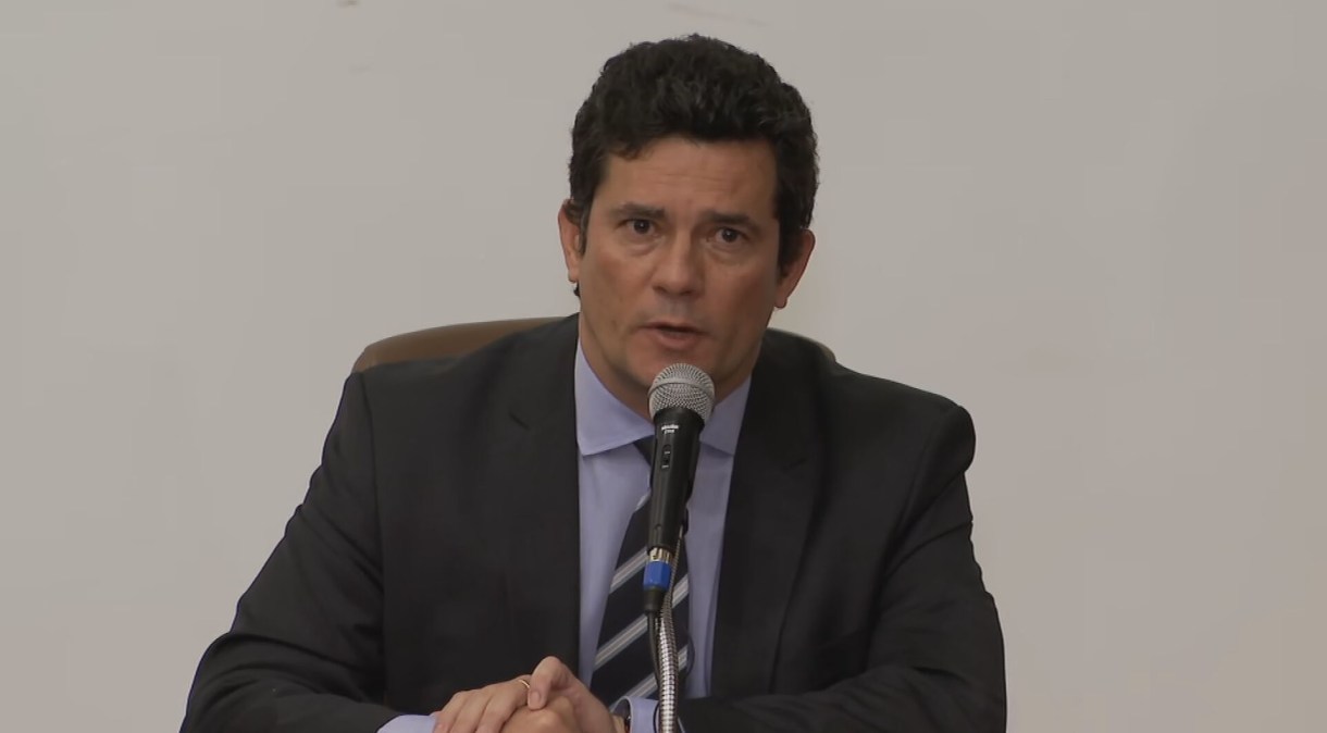 Em pronuncimento ao pedir demissão do Ministério da Justiça, Sergio Moro afirmou que o presidente Bolsonaro teria tentado interferir politicamente na Polícia Federal