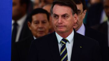 Para o analista de política Fernando Molica a política de embates de Jair Bolsonaro gera desgaste e acaba soando como desafios para as instituições