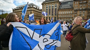 Nicola Sturgeon diz que, passada a crise da Covid-19, dará ao povo de seu país a oportunidade de escolher sobre o próprio futuro em nova votação