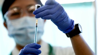 Brasil receberá doses por meio do consórcio Covax Facility; confira os números e a divisão dos imunizantes doados pelos Estados Unidos a diversos países