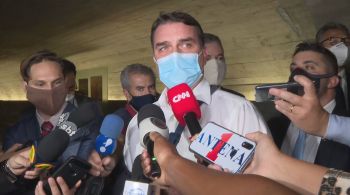 Flávio Bolsonaro chamou Renan Calheiros de 'vagabundo' no encerramento da primeira etapa do depoimento de Wajngarten