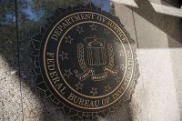 FBI investiga número “sem precedentes” de ameaças contra agência após buscas em casa de Trump