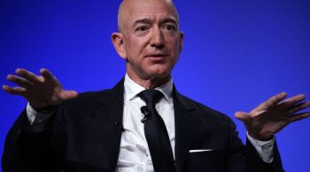 Bezos foi o CEO da Amazon até o início de 2021, quando deixou o posto para atuar no conselho administrativo da empresa