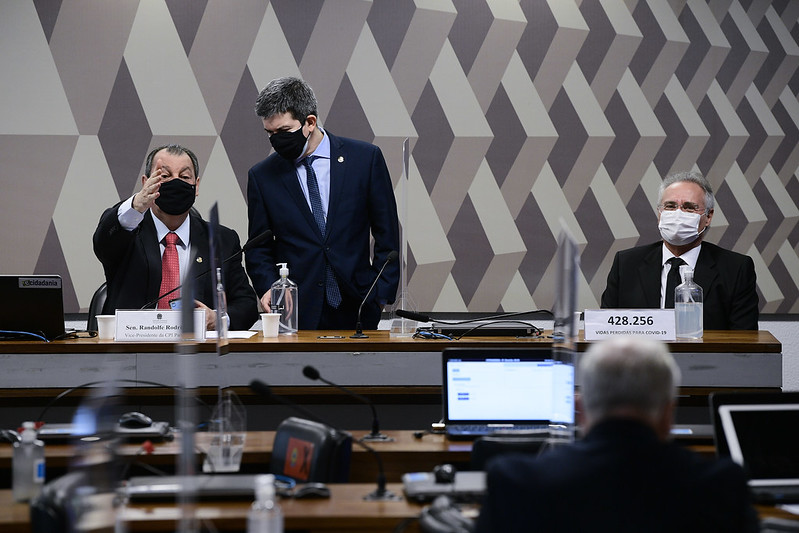 Senadores Randolfe Rodrigues, Omar Aziz e Renan Calheiros