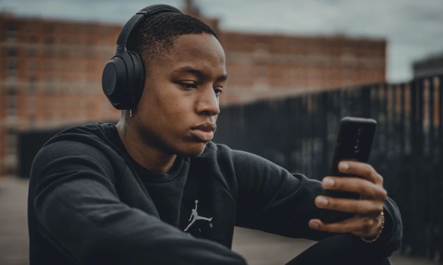 Participantes tinham que apontar qual parte do corpo aquela música afetava