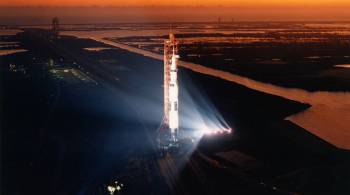 Os astronautas James Lovell Jr., John Swigert Jr. e Fred Haise Jr. seguiam em direção à Lua quando tudo mudou