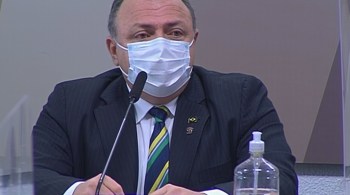 Ex-ministro da Saúde nega que tenha assumido o cargo sob condição de recomendar uso de cloroquina e diz que Jair Bolsonaro não interferiu em sua gestão