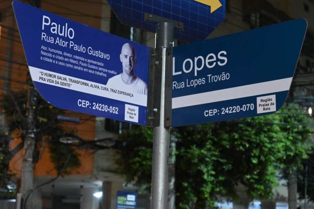 Prefeitura de Niterói instala placas de rua em homenagem ao ator Paulo Gustavo