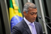 Romário apresenta perda patrimonial de 87% ao TSE, mas admite erro em declaração