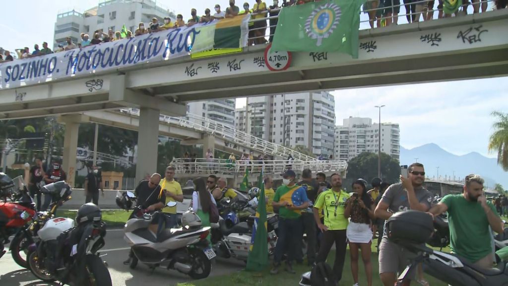 Apoiadores em passeio de moto com Bolsonaro no Rio de Janeiro