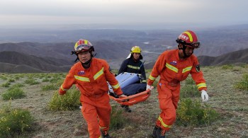 'Pressionei SOS no meu GPS e desmaiei', disse o atleta que se abrigou em uma caverna; 21 pessoas morreram durante a competição devido ao clima extremo