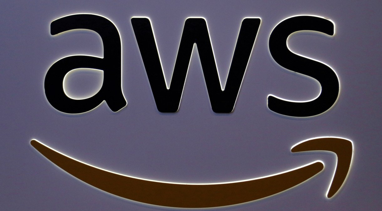 Logo da unidade de serviços em web da Amazon