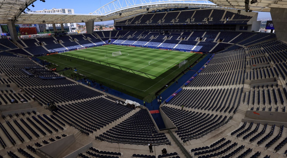 Estádio do Dragão antes de partida entre Porto e Barcelona pela Liga dos Campeões