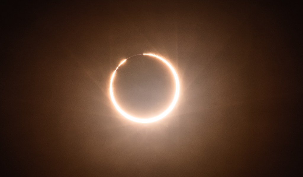 Eclipse anular do Sol visto da China