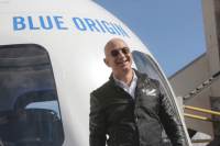 Jeff Bezos vai ao espaço em foguete projetado por sua empresa Blue Origin