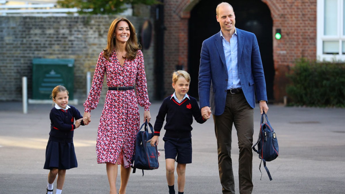 Kate Middleton e Príncipe William com os dois filhos mais velhos: George e Charlotte