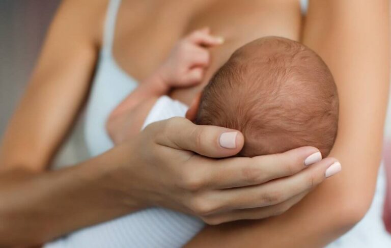 Entenda como os orgasmos podem aumentar a produção de leite materno