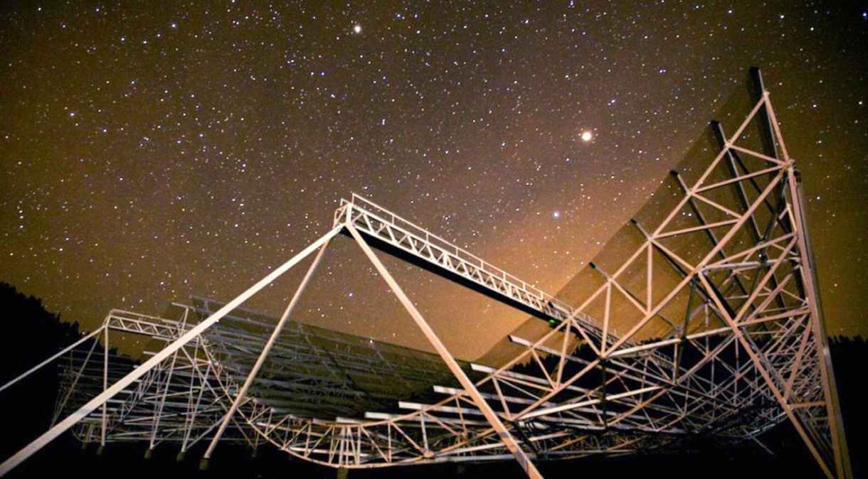 Sistema CHIME detecta rajadas de rádio no espaço