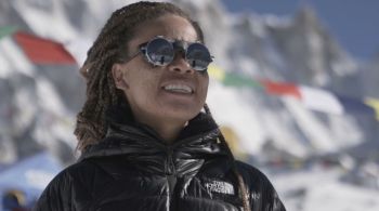 Aretha Duarte, de 37 anos, ficou 54 dias na montanha até chegar ao topo