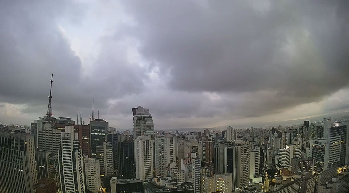 Frente fria derruba temperaturas em São Paulo