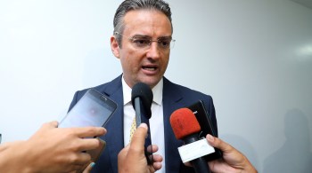 Basília Rodrigues, analista de política, avaliou a troca no comando da PF, com a nomeação de Rolando Alexandre nesta segunda-feira (4)