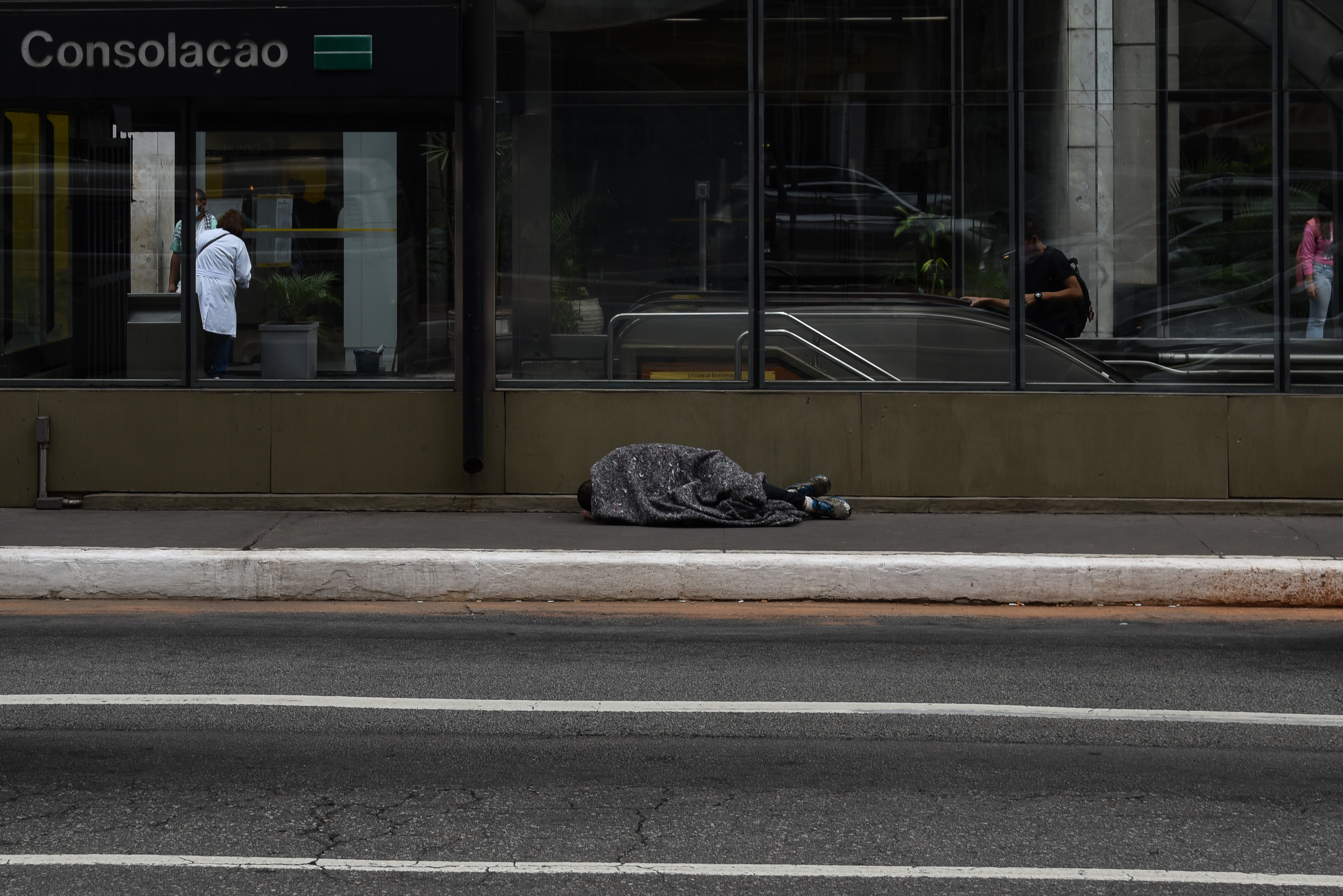 Homem em situação de rua em SP