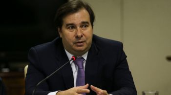 Analista de política Fernando Molica comenta entrevista exclusiva de Bolsonaro para a CNN e suas duras falas contra o presidente da Câmara, Rodrigo Maia