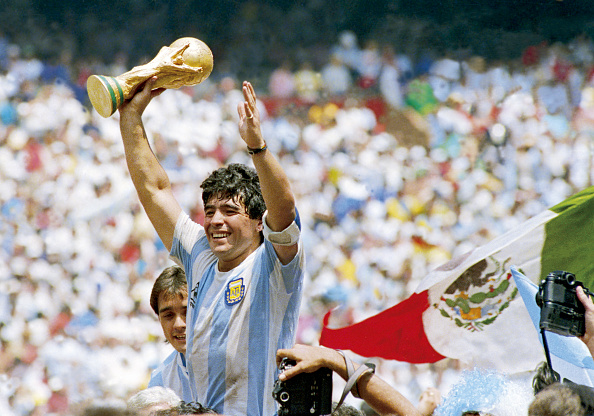 Diego Maradona, na cidade do México, em 1986