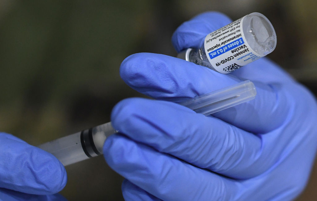 Rio de Janeiro recebe lote com 132 mil doses da vacina da Janssen nesta quinta-feira (24)