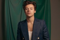 Harry Styles lança clipe de “Satellite”, música nova de álbum lançado ano passado