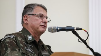 Ministro da Defesa, Fernando Azevedo, e comandantes do Exército, da Marinha e da Aeronáutica se reuniram em Brasília