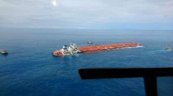 Foram retiradas cerca de 145 mil toneladas de carga da embarcação mercante