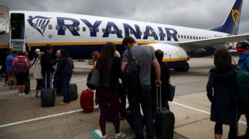 Ryanair transportou 95,1 milhões de passageiros nos seis meses até setembro, 11% a mais que o mesmo período de 2019, antes da pandemia