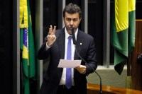 PT oficializa apoio a Marcelo Freixo para eleição de governador do Rio de Janeiro