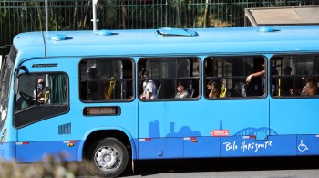 Serviços não essenciais foram liberados na segunda-feira (25)