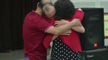 Mao Yin foi tirado de sua família em 1988, aos 2 anos de idade, e vendido a um casal que não tinha filhos