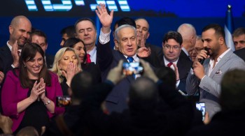 Partido Likud do atual primeiro-ministro deve conquistar o maior número de cadeiras no parlamento, mas tendências apontam problemas na formação do governo