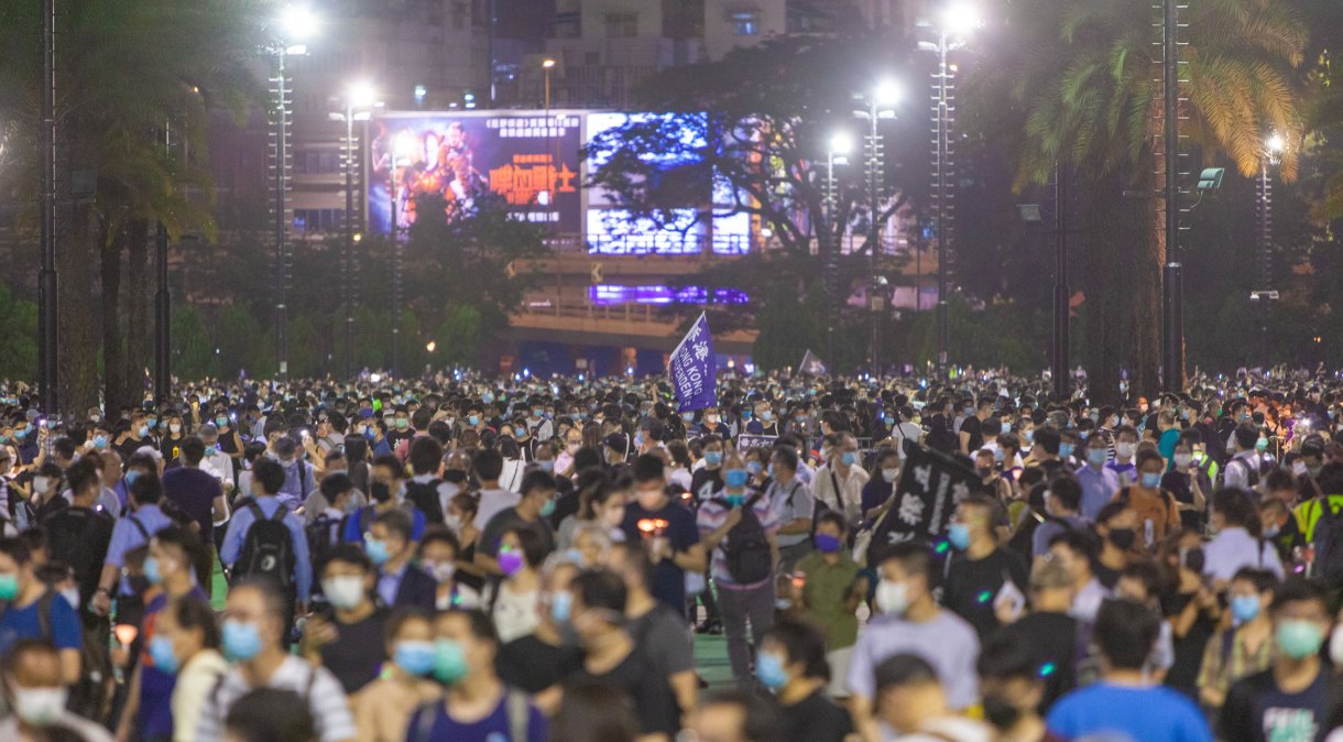 Manifestantes no Victoria Park, em Hong Kong, em junho de 2020
