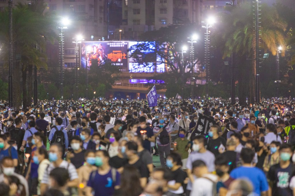 Manifestantes no Victoria Park, em Hong Kong