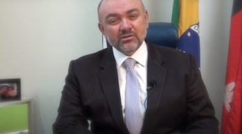 O secretário de Vigilância do Ministério da Saúde, Arnaldo de Medeiros, atribui alta contínua dos novos casos a um aumento na testagem no país